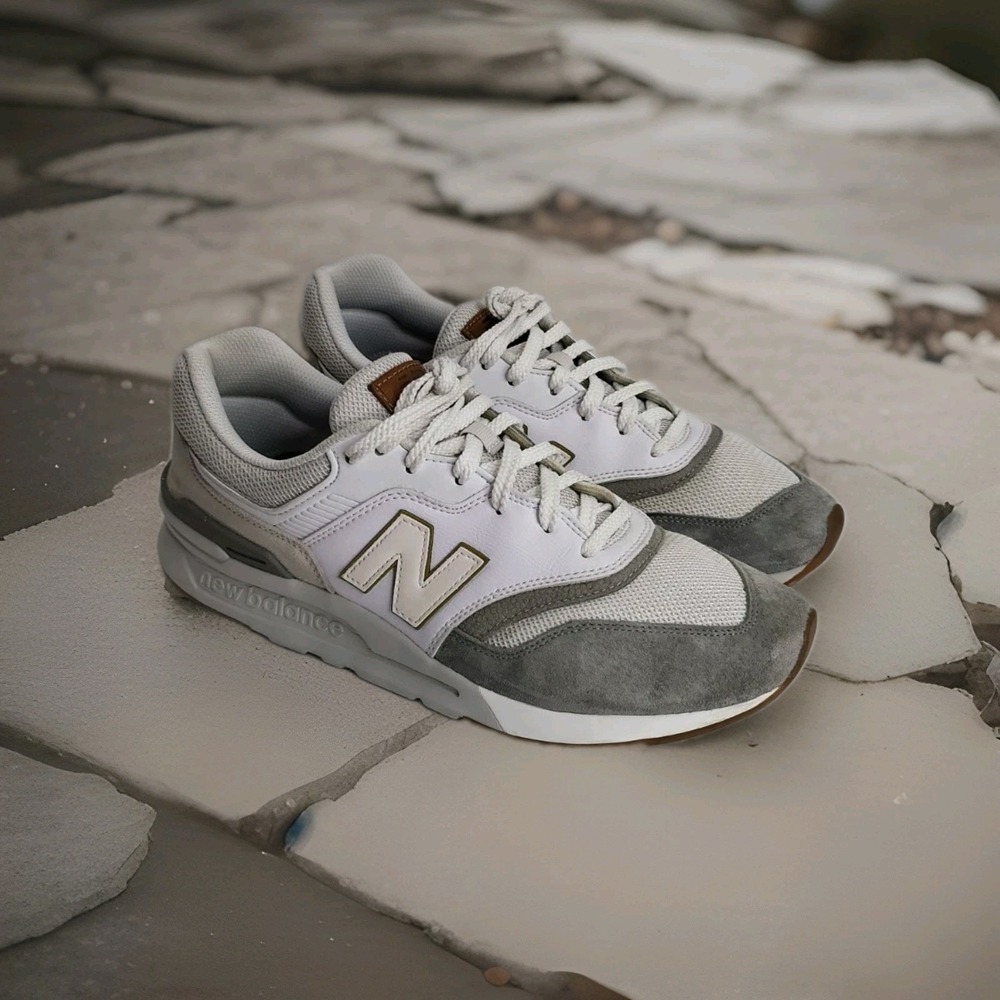 New Balance 997H White/Gray - Men's Size 10 - Style CM997HPT Lifestyle Shoes